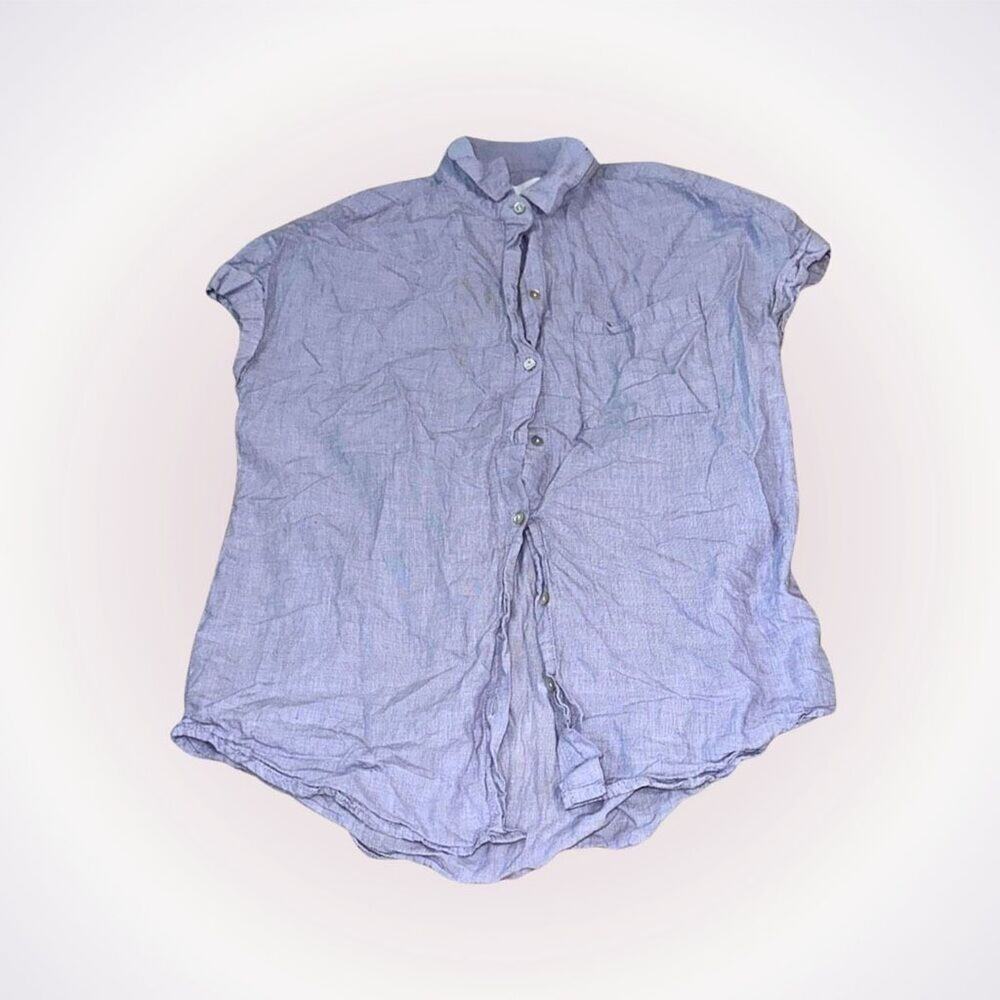 Lola River chambray-like blue capped short sleeve button front top | Sz S